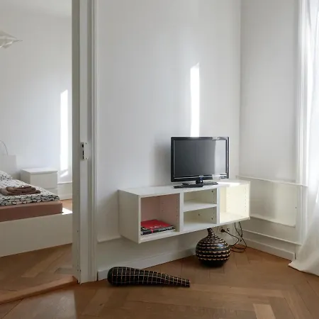 Apartment Spalenring 10